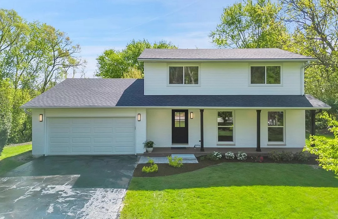 Front side of 1 Le Moyne Pkw